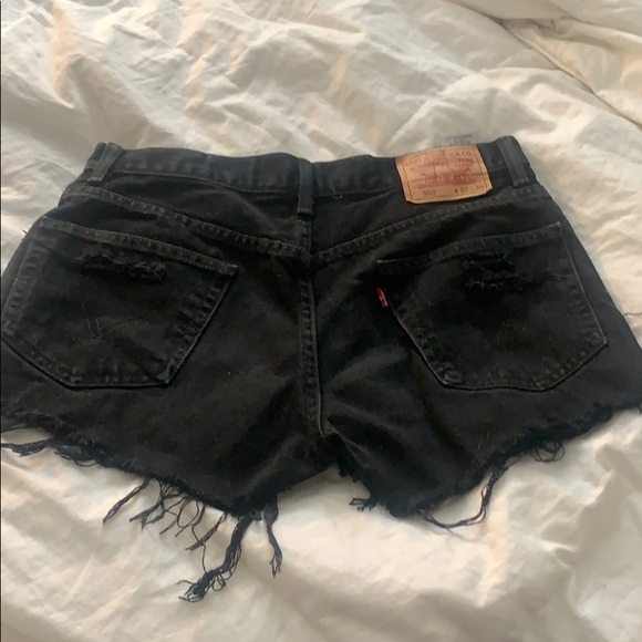 Levi shorts - Picture 2 of 3